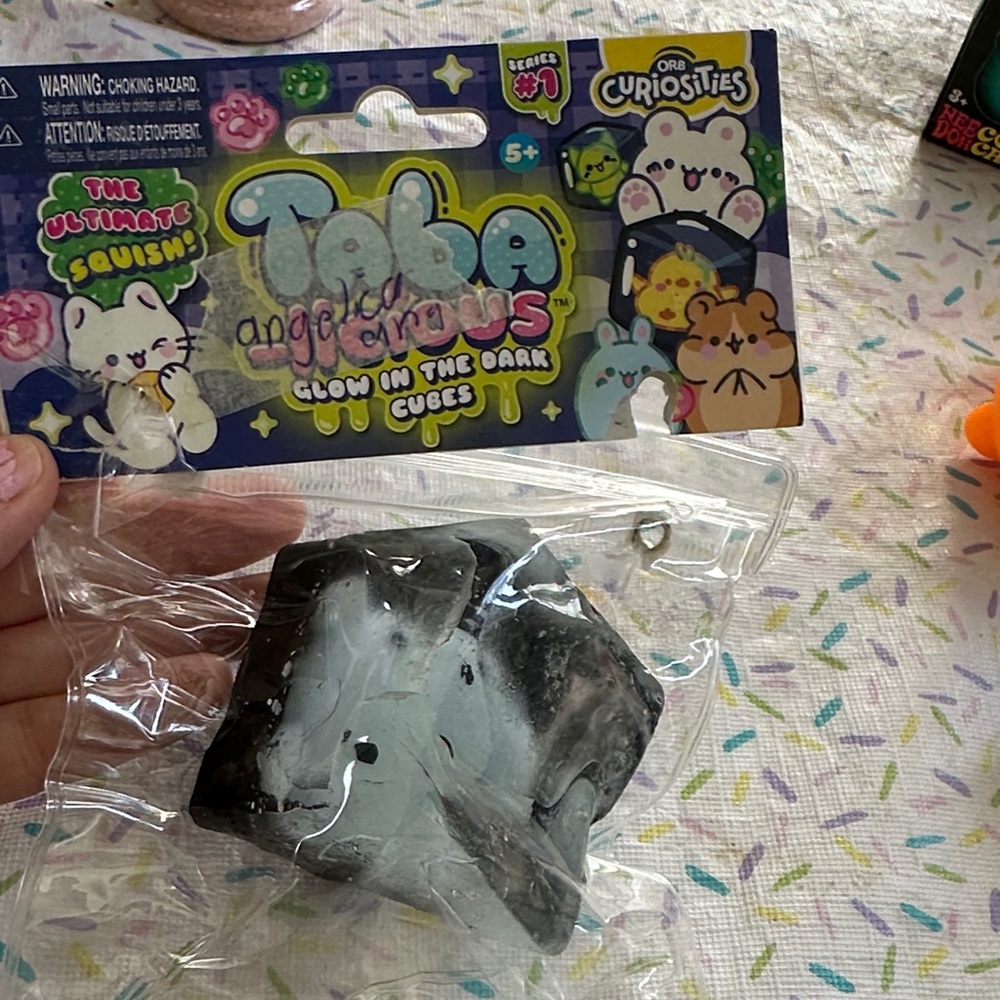 Tuba Squish Glow-in-the-Dark Cube Toy - Black & White (mouse)